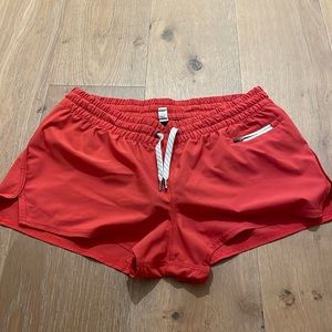 Vuori Clementine Shorts - used VERY GOOD condition